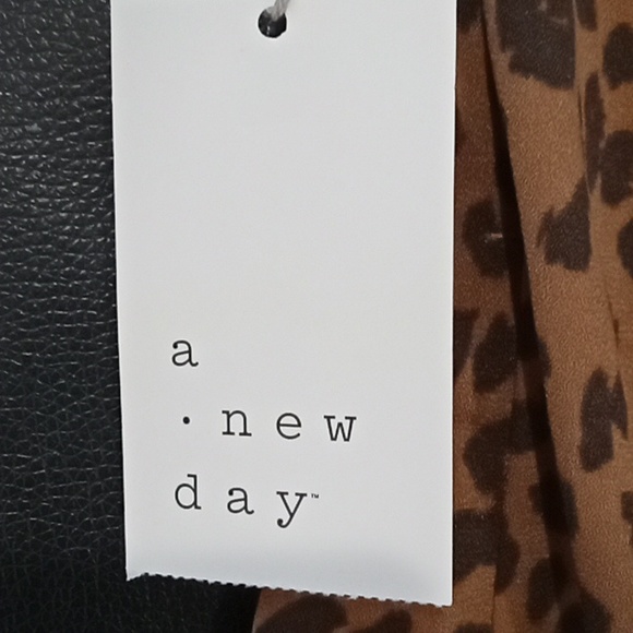 😍😍♥️♥️Leopard print shorts with belt♥️♥️♥️ - Picture 8 of 8